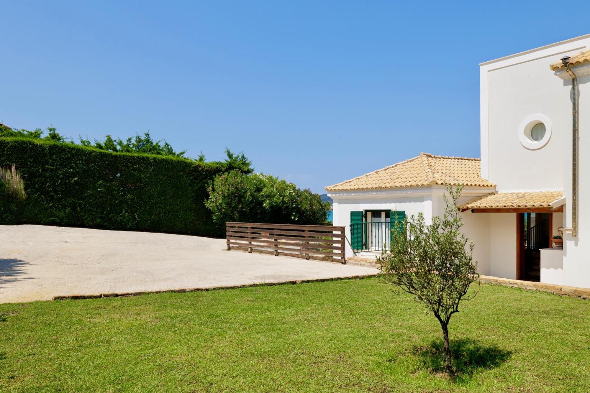 Beachfront Villa Victoras - With Private Beach Sidárion Eksteriør bilde