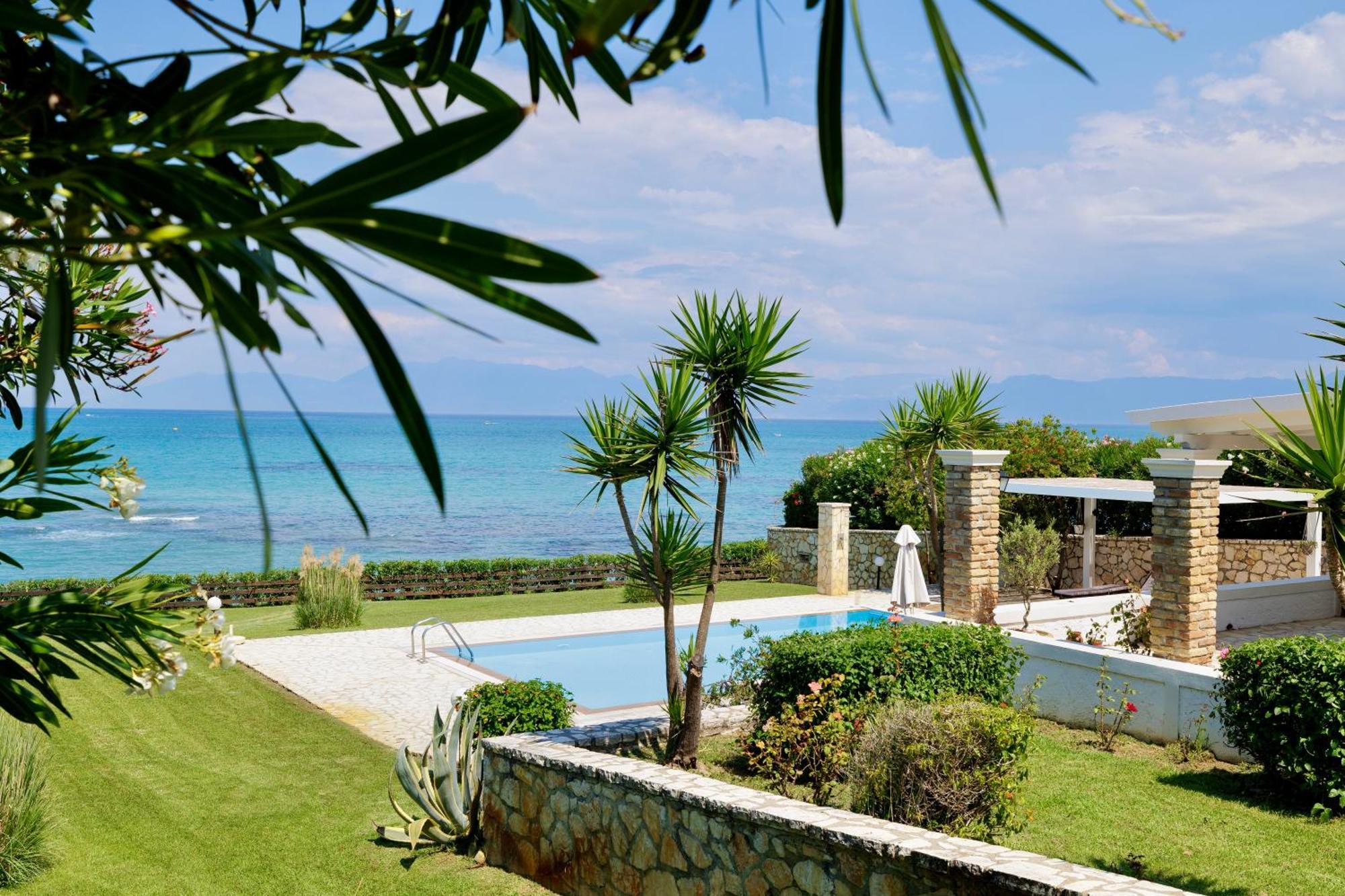 Beachfront Villa Victoras - With Private Beach Sidárion Eksteriør bilde